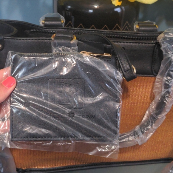 Purse - Picture 2 of 6